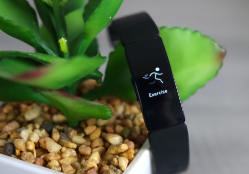 Can fitbit track workouts?
